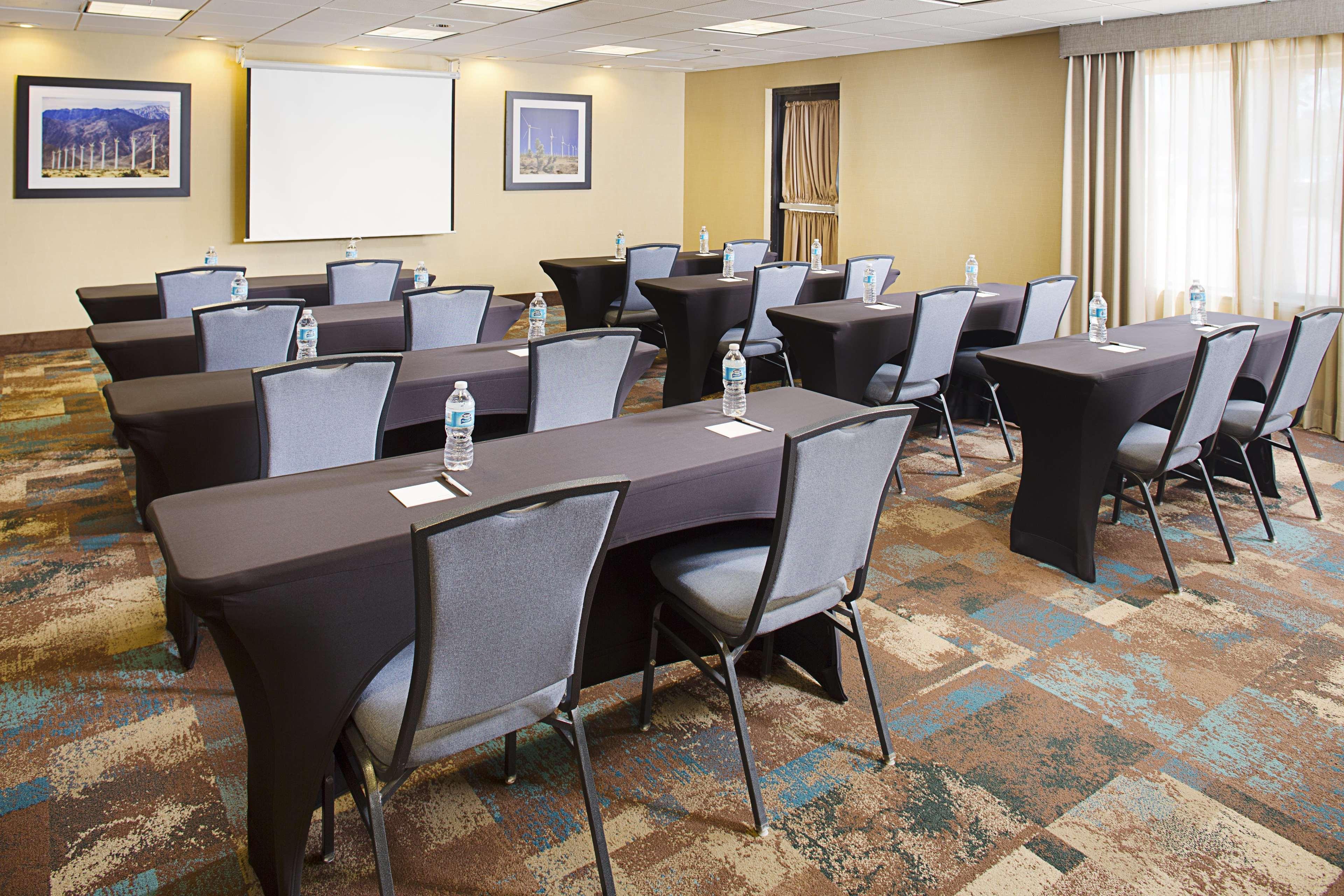Hampton Inn & Suites Ланкастер Экстерьер фото