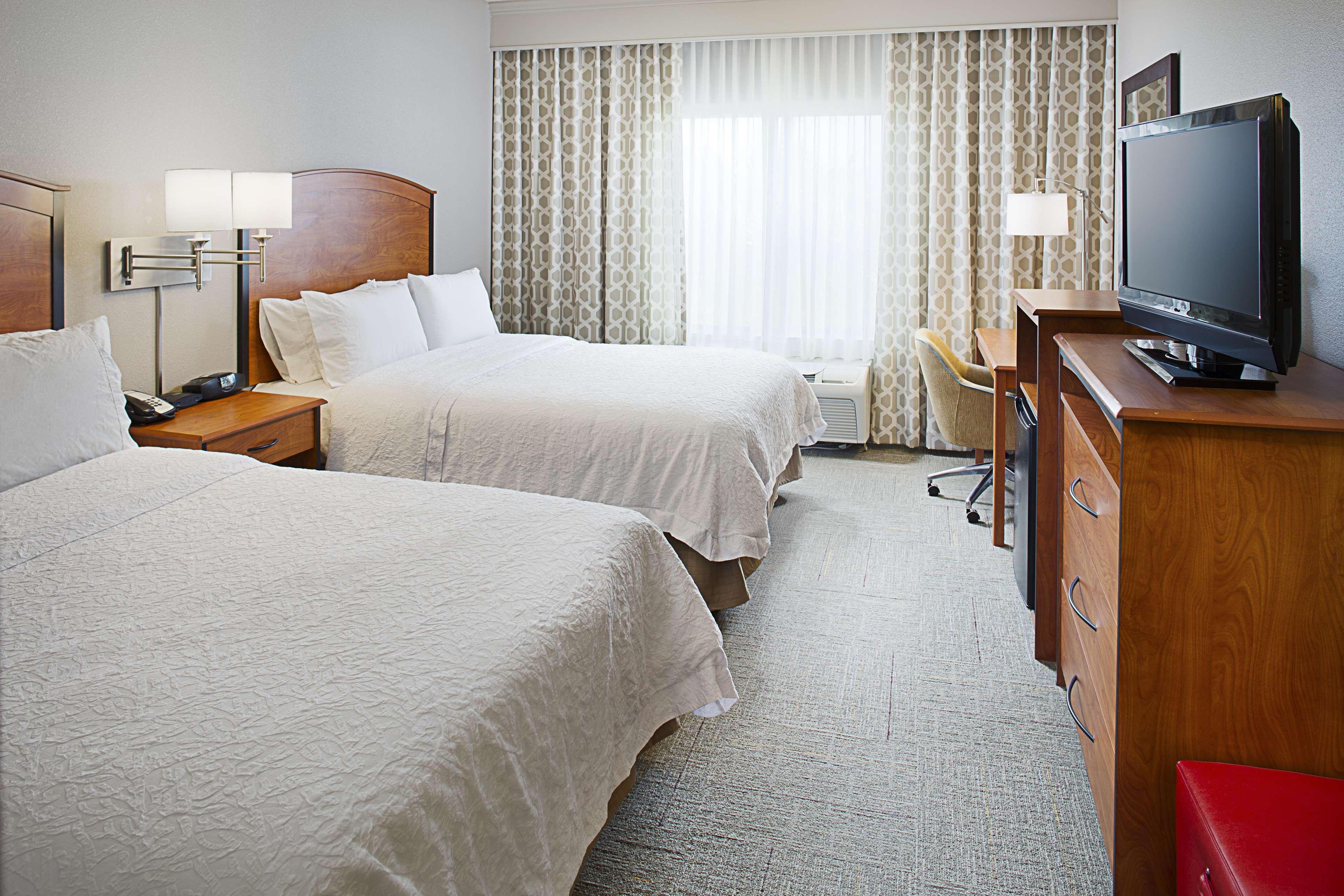 Hampton Inn & Suites Ланкастер Экстерьер фото