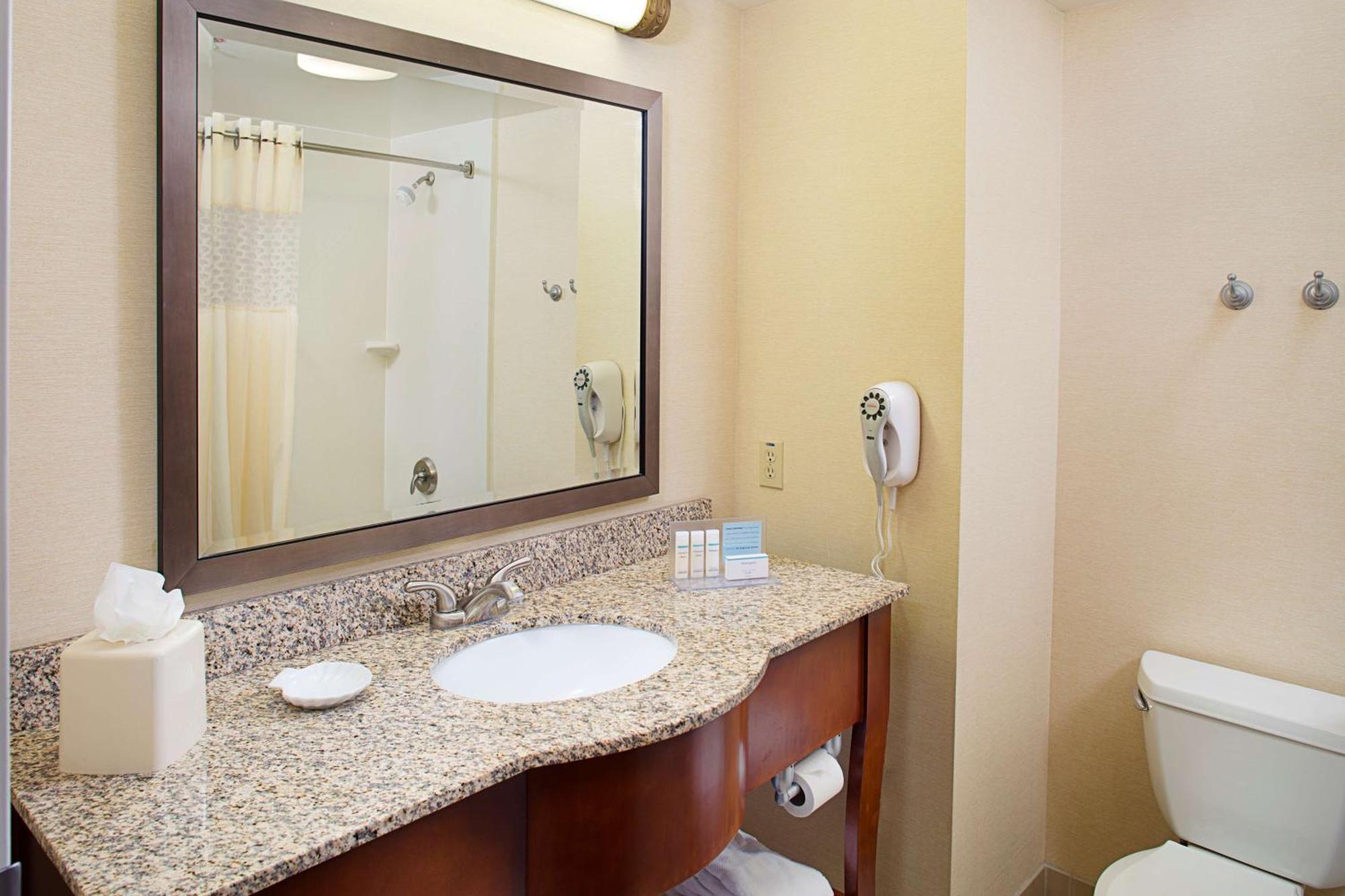 Hampton Inn & Suites Ланкастер Экстерьер фото